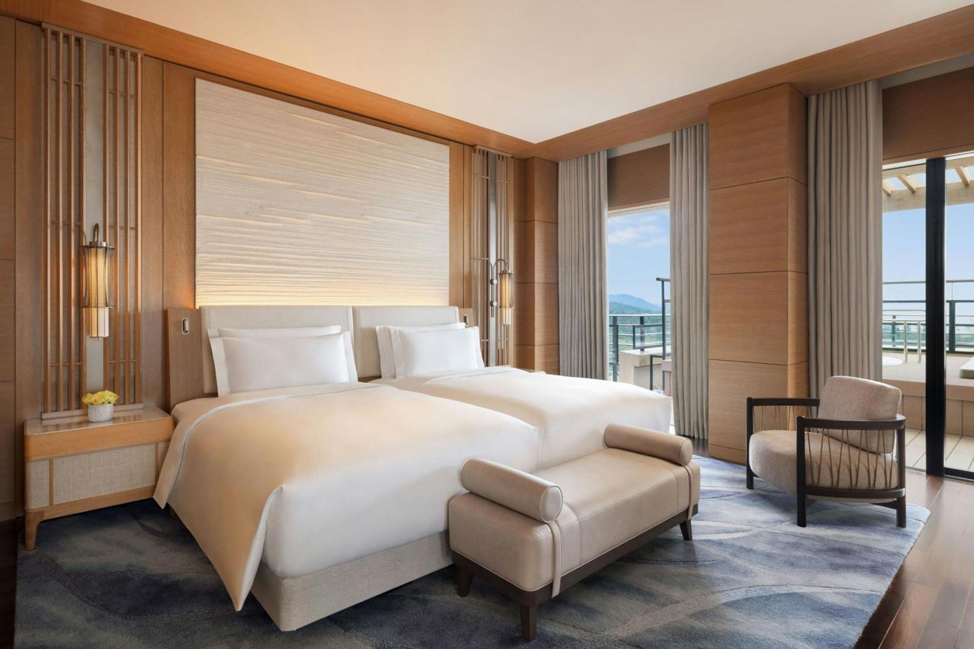 The Ritz-Carlton Okinawa Hotel Nago Exterior photo