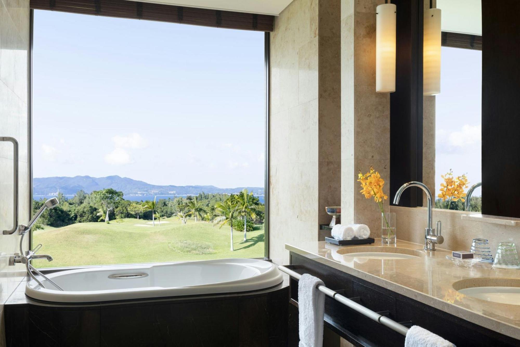 The Ritz-Carlton Okinawa Hotel Nago Exterior photo